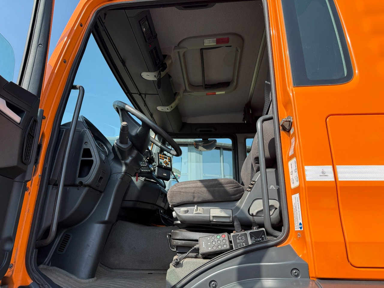 Haakarmsysteem vrachtwagen MAN TGA 18.350 4x4 Meiler Abroller RK 14.45 Winterd.: afbeelding 13 Haakarmsysteem vrachtwagen MAN TGA 18.350 4x4 Meiler Abroller RK 14.45 Winterd.: afbeelding 13