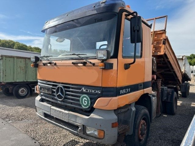 Mercedes-Benz Actros 1831 4x4 Kipper - Kran- Kupplung- Blattfe - Kipper vrachtwagen, Kraanwagen: afbeelding 3 Mercedes-Benz Actros 1831 4x4 Kipper - Kran- Kupplung- Blattfe - Kipper vrachtwagen, Kraanwagen: afbeelding 3