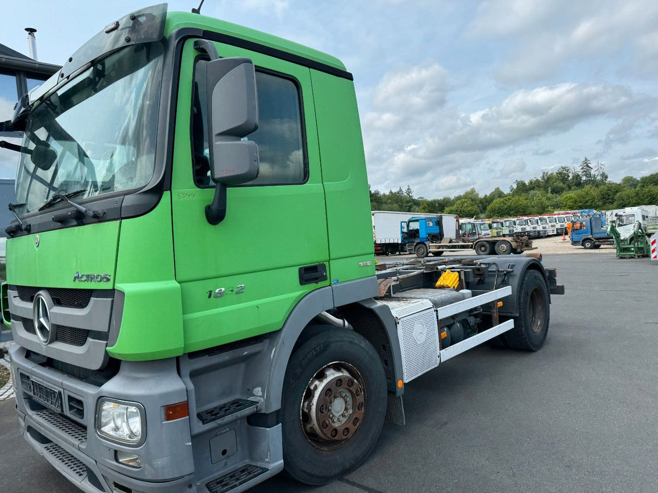 Mercedes-Benz Actros 1832 MP 3   Kipperfahrgestell + Klima - Chassis vrachtwagen: afbeelding 1 Mercedes-Benz Actros 1832 MP 3   Kipperfahrgestell + Klima - Chassis vrachtwagen: afbeelding 1
