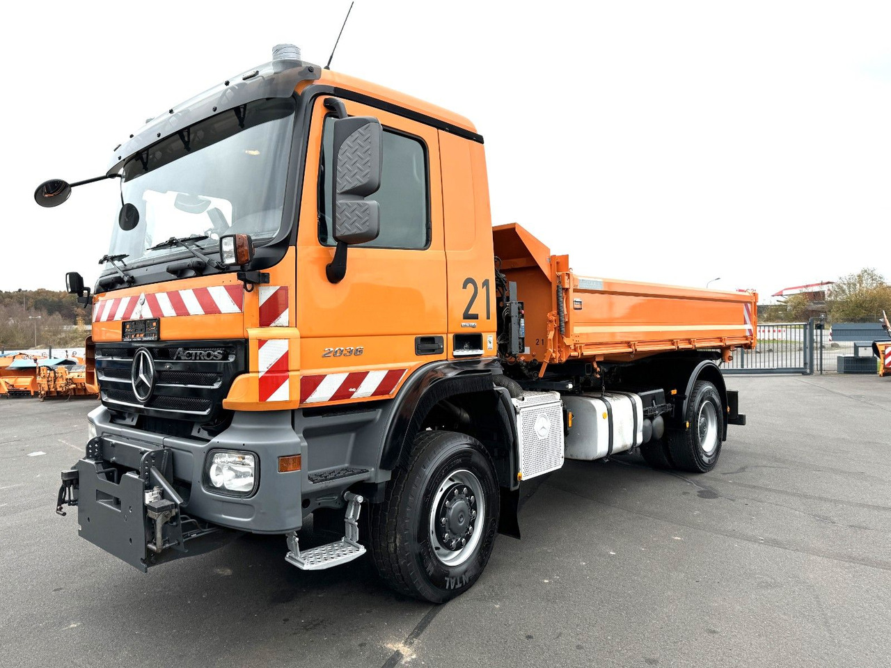 Mercedes-Benz Actros 2036 4x4 Meiler Kipper Winterdienst Euro5 Mercedes-Benz Actros 2036 4x4 Meiller Kipper Winterdienst E 5 - Kipper vrachtwagen: afbeelding 1 Mercedes-Benz Actros 2036 4x4 Meiler Kipper Winterdienst Euro5 Mercedes-Benz Actros 2036 4x4 Meiller Kipper Winterdienst E 5 - Kipper vrachtwagen: afbeelding 1
