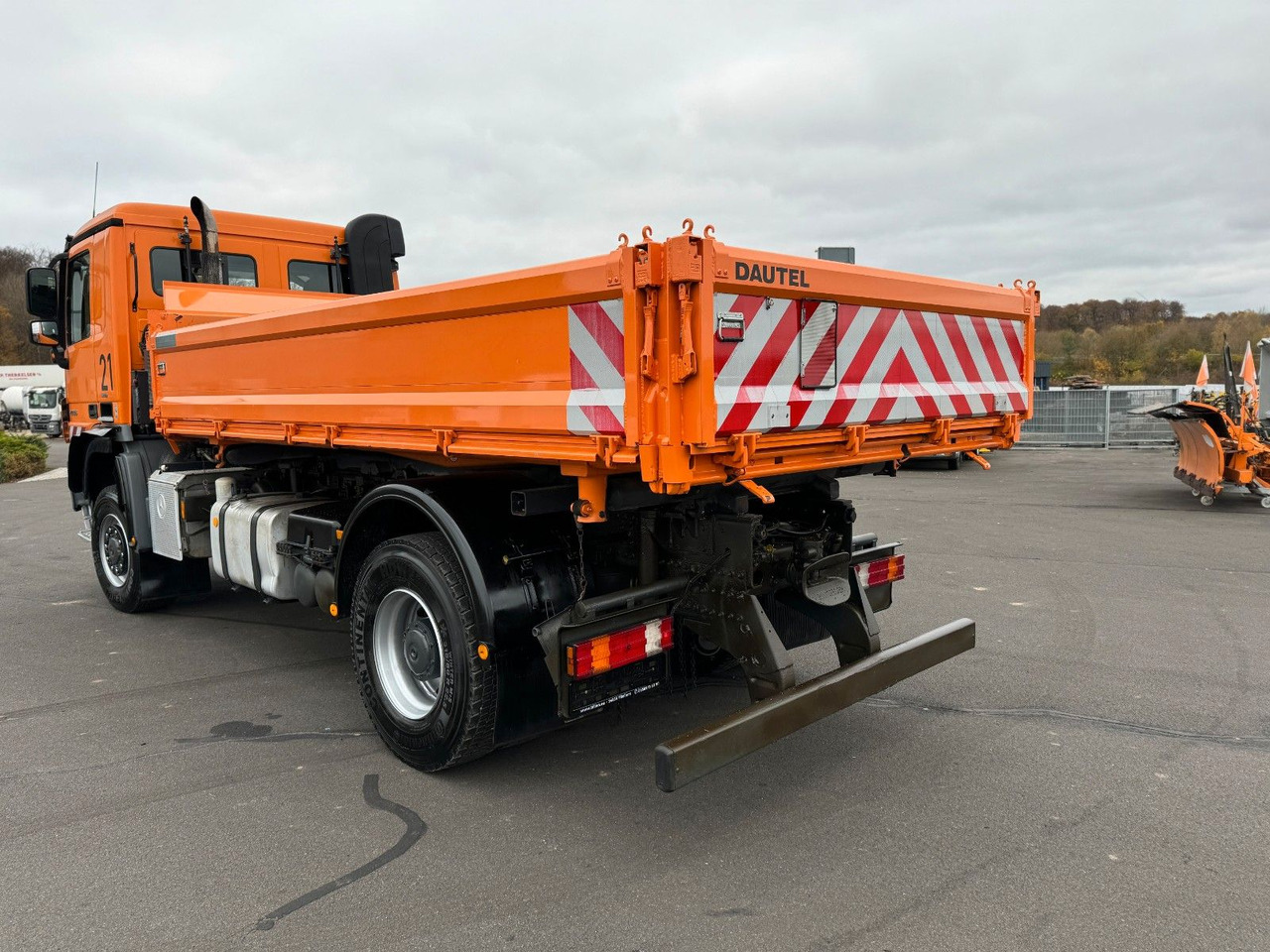 Mercedes-Benz Actros 2036 4x4 Meiler Kipper Winterdienst Euro5 Mercedes-Benz Actros 2036 4x4 Meiller Kipper Winterdienst E 5 - Kipper vrachtwagen: afbeelding 2 Mercedes-Benz Actros 2036 4x4 Meiler Kipper Winterdienst Euro5 Mercedes-Benz Actros 2036 4x4 Meiller Kipper Winterdienst E 5 - Kipper vrachtwagen: afbeelding 2