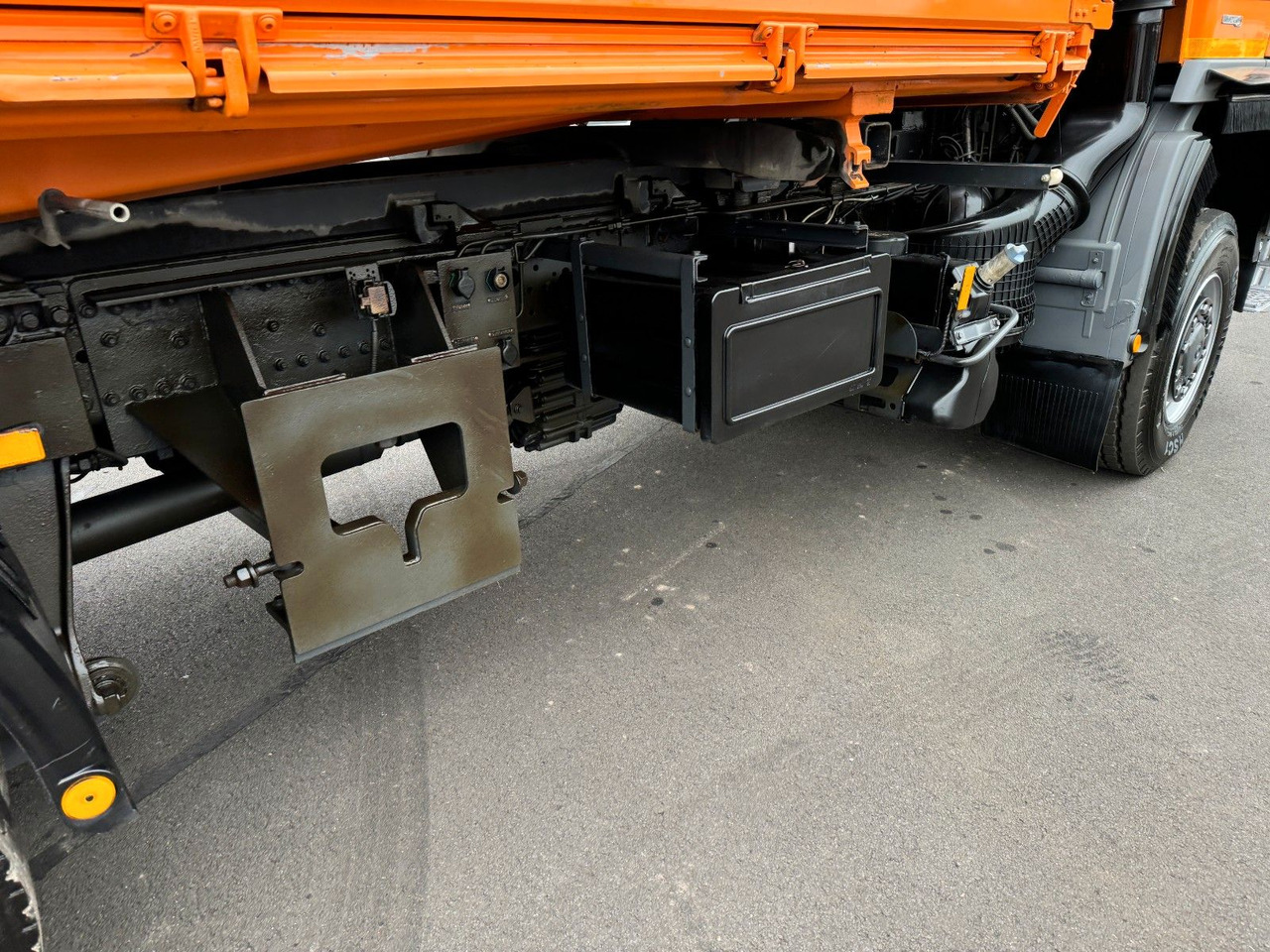 Mercedes-Benz Actros 2036 4x4 Meiler Kipper Winterdienst Euro5 Mercedes-Benz Actros 2036 4x4 Meiller Kipper Winterdienst E 5 - Kipper vrachtwagen: afbeelding 3 Mercedes-Benz Actros 2036 4x4 Meiler Kipper Winterdienst Euro5 Mercedes-Benz Actros 2036 4x4 Meiller Kipper Winterdienst E 5 - Kipper vrachtwagen: afbeelding 3