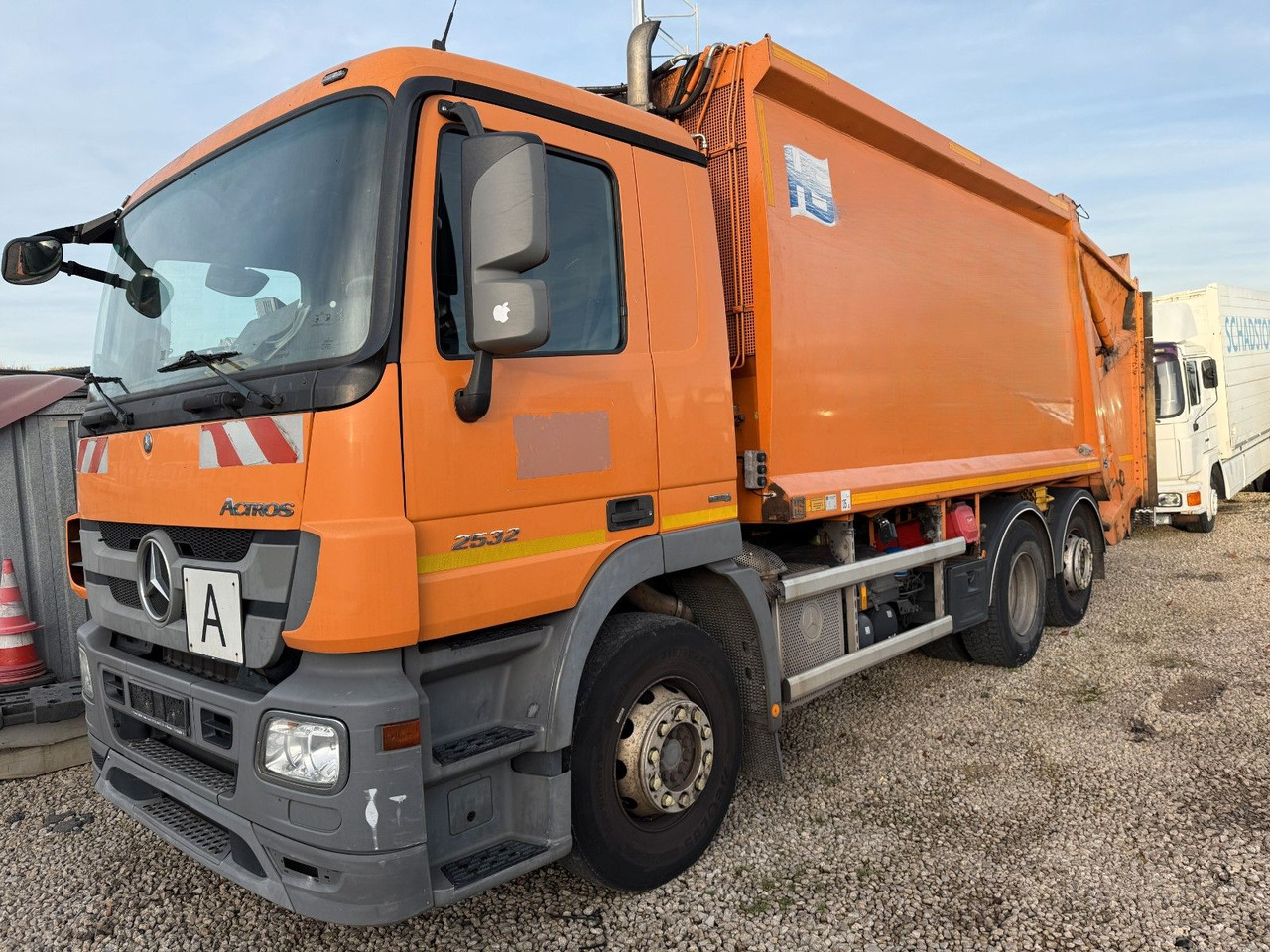 Mercedes-Benz Actros 2532 6x2 Zoeller Medium XL 21 - Vuilniswagen: afbeelding 1 Mercedes-Benz Actros 2532 6x2 Zoeller Medium XL 21 - Vuilniswagen: afbeelding 1