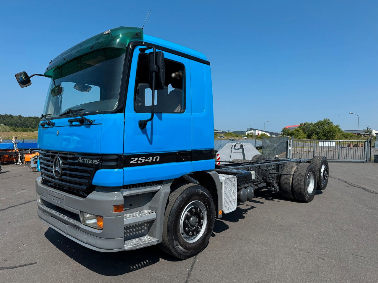 Mercedes-Benz Actros 2540 6x2 Kupplung Klima Hydraulikpumpe - Chassis vrachtwagen: afbeelding 1 Mercedes-Benz Actros 2540 6x2 Kupplung Klima Hydraulikpumpe - Chassis vrachtwagen: afbeelding 1