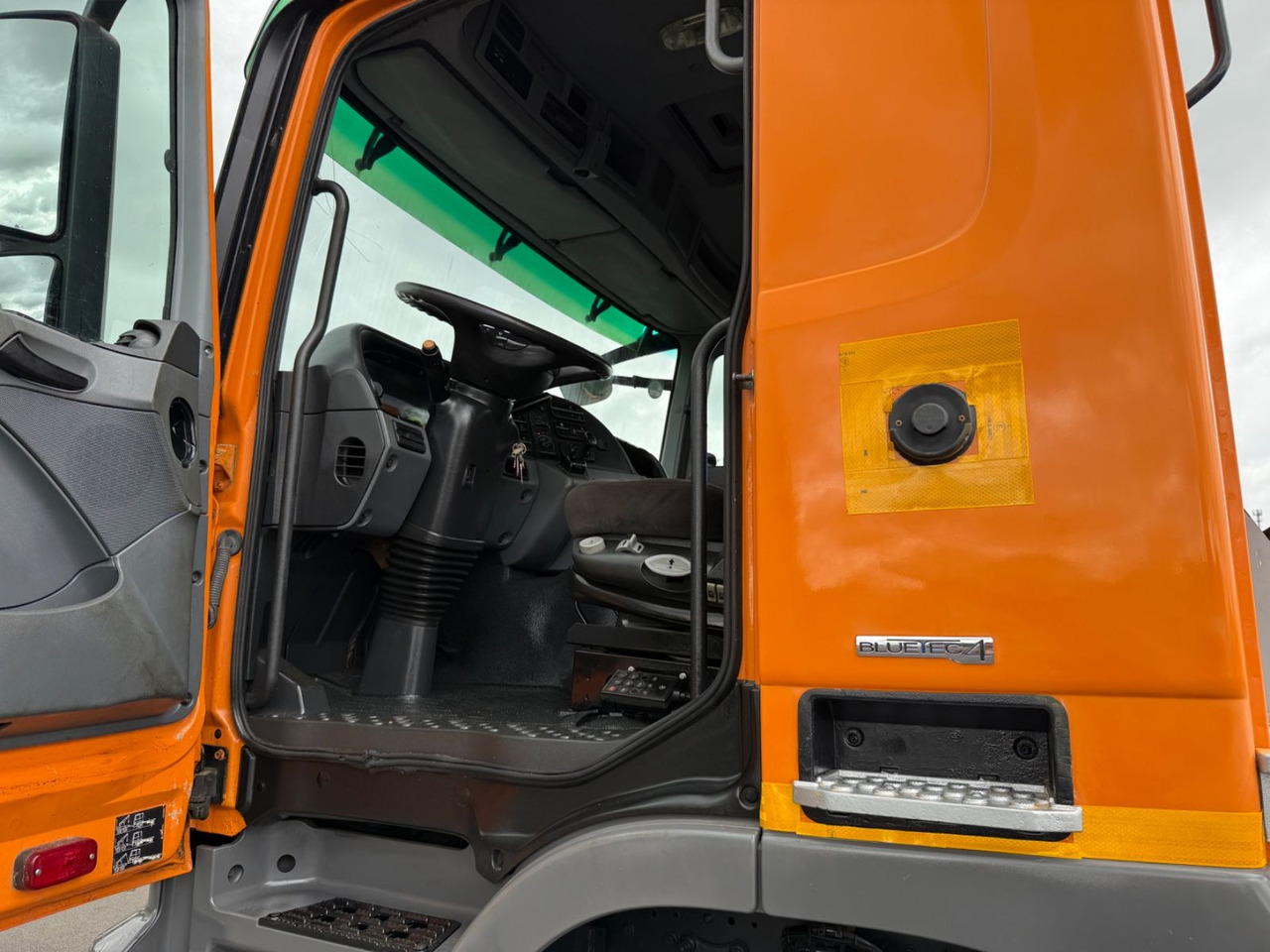 Mercedes-Benz Actros 3341 6x6 Hydraulikpumpe + Tank - Chassis vrachtwagen: afbeelding 3 Mercedes-Benz Actros 3341 6x6 Hydraulikpumpe + Tank - Chassis vrachtwagen: afbeelding 3