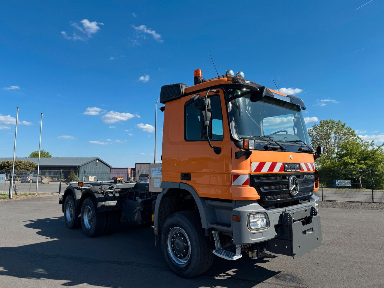 Mercedes-Benz Actros 3341 6x6 Kipperfahrgestell mit Zylinder - Chassis vrachtwagen: afbeelding 3 Mercedes-Benz Actros 3341 6x6 Kipperfahrgestell mit Zylinder - Chassis vrachtwagen: afbeelding 3