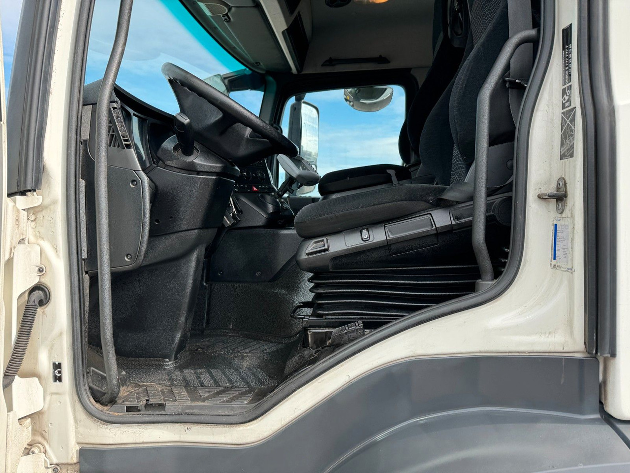 Mercedes-Benz Antos 2533 6x2 Mercedes-Benz Antos 2533 6x2 - 3 x am Lager - - Chassis vrachtwagen: afbeelding 4 Mercedes-Benz Antos 2533 6x2 Mercedes-Benz Antos 2533 6x2 - 3 x am Lager - - Chassis vrachtwagen: afbeelding 4