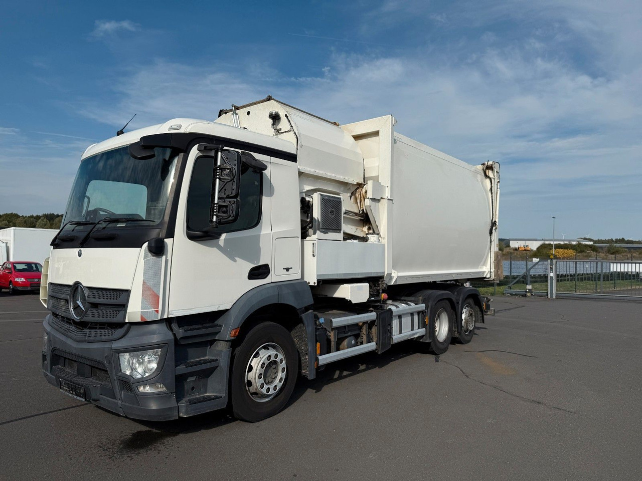 Mercedes-Benz Antos 2533 Seitenlader HS SL- VK- F - Vuilniswagen: afbeelding 1 Mercedes-Benz Antos 2533 Seitenlader HS SL- VK- F - Vuilniswagen: afbeelding 1