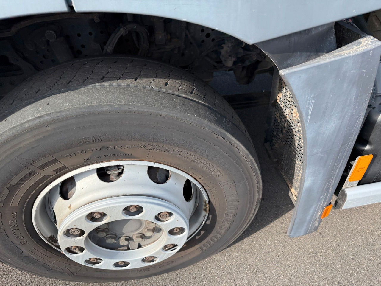 Mercedes-Benz Antos 2533 Seitenlader HS SL- VK- F - Vuilniswagen: afbeelding 4 Mercedes-Benz Antos 2533 Seitenlader HS SL- VK- F - Vuilniswagen: afbeelding 4