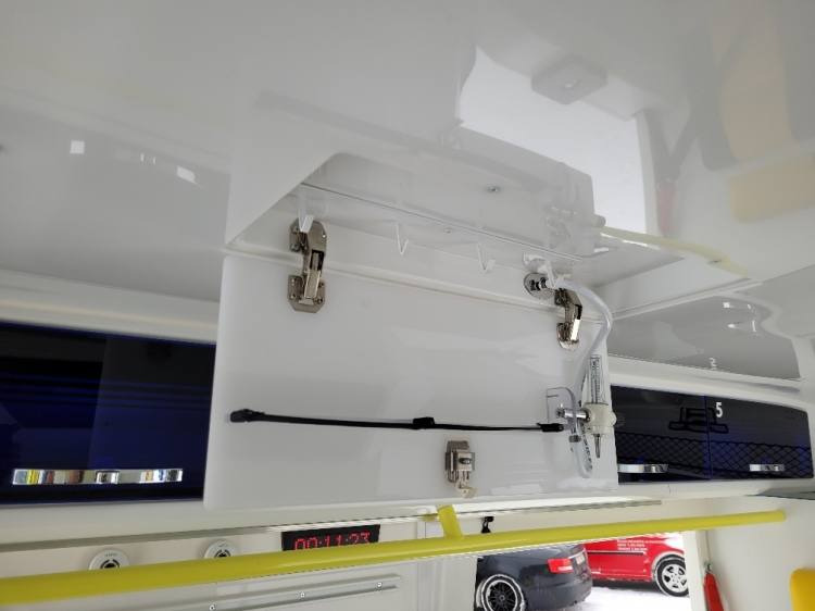 Ambulance FORD TRANSIT 2,0TDI AMBULANCE KLIMA 4.2018 EURO 6, 3 UNITS: afbeelding 10 Ambulance FORD TRANSIT 2,0TDI AMBULANCE KLIMA 4.2018 EURO 6, 3 UNITS: afbeelding 10