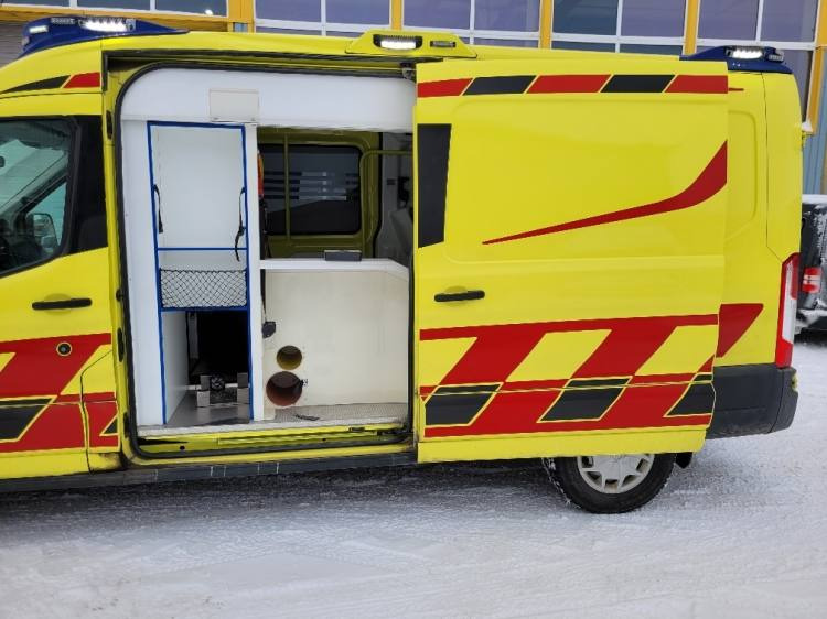 FORD TRANSIT 2,0TDI AMBULANCE KLIMA 4.2018 EURO 6, 3 UNITS - Ambulance: afbeelding 4 FORD TRANSIT 2,0TDI AMBULANCE KLIMA 4.2018 EURO 6, 3 UNITS - Ambulance: afbeelding 4