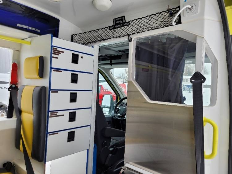 Ambulance FORD TRANSIT 2,0TDI AMBULANCE KLIMA 4.2018 EURO 6, 3 UNITS: afbeelding 6 Ambulance FORD TRANSIT 2,0TDI AMBULANCE KLIMA 4.2018 EURO 6, 3 UNITS: afbeelding 6