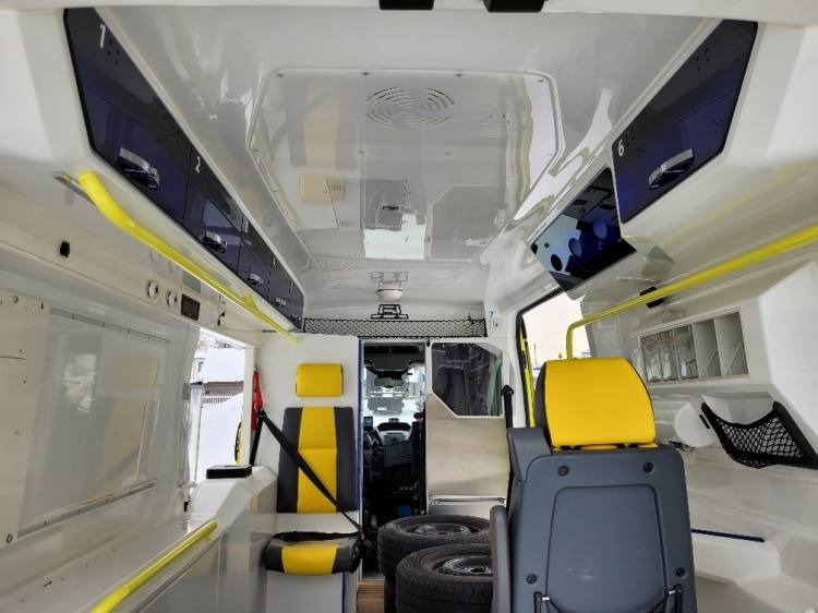 Ambulance FORD TRANSIT 2,0TDI AMBULANCE KLIMA 4.2018 EURO 6, 3 UNITS: afbeelding 12 Ambulance FORD TRANSIT 2,0TDI AMBULANCE KLIMA 4.2018 EURO 6, 3 UNITS: afbeelding 12