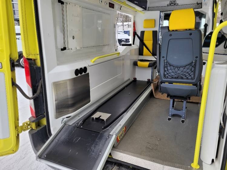 Ambulance FORD TRANSIT 2,0TDI AMBULANCE KLIMA 4.2018 EURO 6, 3 UNITS: afbeelding 8 Ambulance FORD TRANSIT 2,0TDI AMBULANCE KLIMA 4.2018 EURO 6, 3 UNITS: afbeelding 8
