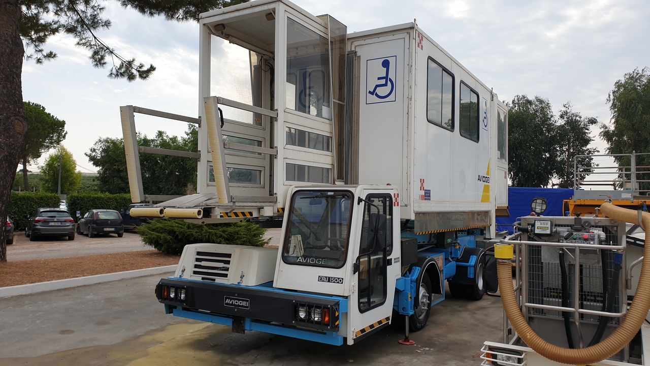 AVIOGEI Ambulift E747 (Half Cab) - Ambulift: afbeelding 3 AVIOGEI Ambulift E747 (Half Cab) - Ambulift: afbeelding 3