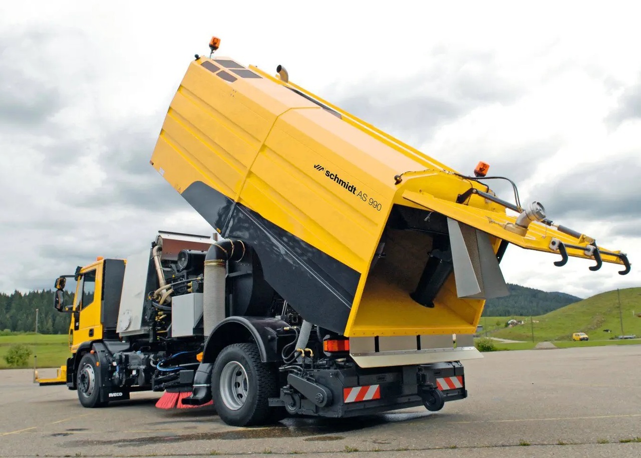 Runway Sweeper Schmidt AS990 - Veegwagen: afbeelding 4 Runway Sweeper Schmidt AS990 - Veegwagen: afbeelding 4