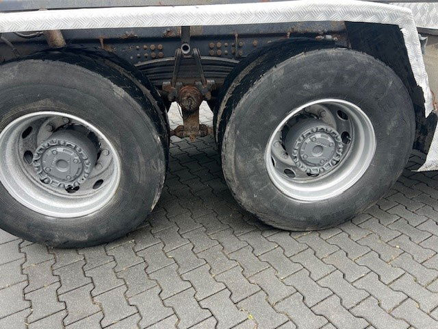 Scania R124-420 .420 8x4 - Containertransporter/ Wissellaadbak vrachtwagen: afbeelding 4 Scania R124-420 .420 8x4 - Containertransporter/ Wissellaadbak vrachtwagen: afbeelding 4