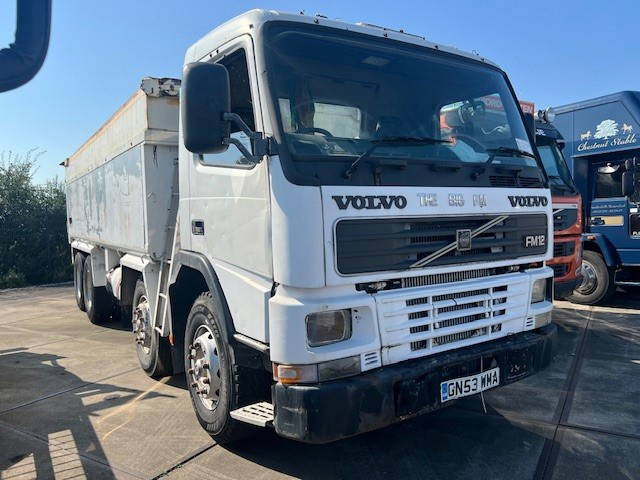 Volvo FM 12 FM12 8x4 - Kipper vrachtwagen: afbeelding 2 Volvo FM 12 FM12 8x4 - Kipper vrachtwagen: afbeelding 2