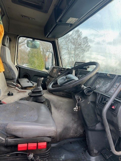 Volvo FM 12 FM12 8x4 Right Hand Drive - Kipper vrachtwagen: afbeelding 5 Volvo FM 12 FM12 8x4 Right Hand Drive - Kipper vrachtwagen: afbeelding 5