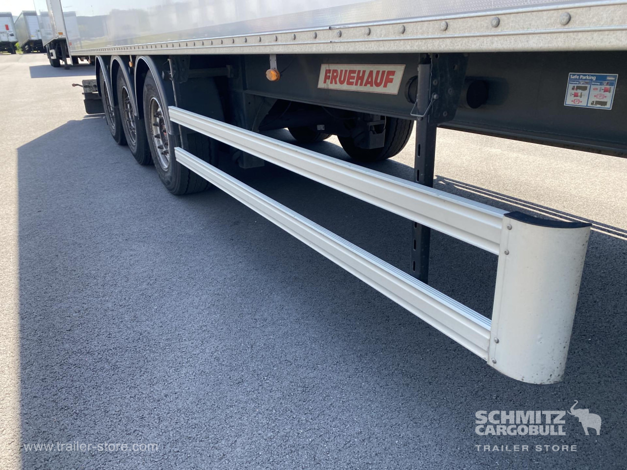 FRUEHAUF Dryfreight Standard Roller shutter door - Gesloten oplegger: afbeelding 4 FRUEHAUF Dryfreight Standard Roller shutter door - Gesloten oplegger: afbeelding 4
