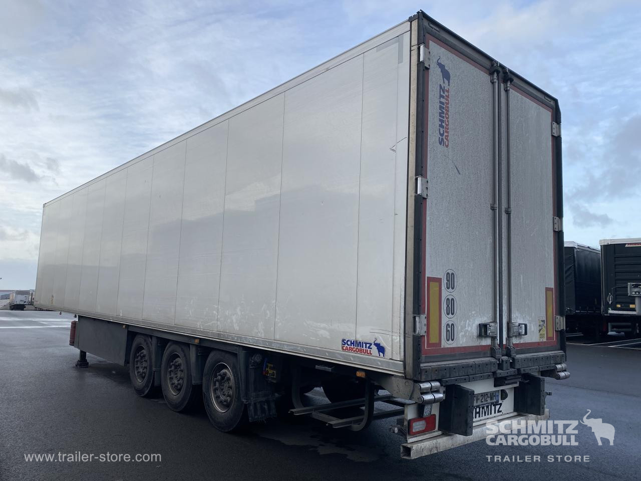 SCHMITZ Reefer Standard - Isotherm oplegger: afbeelding 2 SCHMITZ Reefer Standard - Isotherm oplegger: afbeelding 2