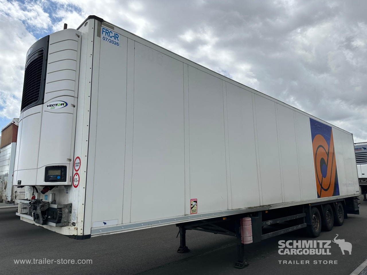 SCHMITZ Reefer Standard - Isotherm oplegger: afbeelding 1 SCHMITZ Reefer Standard - Isotherm oplegger: afbeelding 1