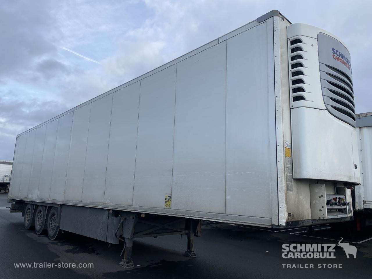 SCHMITZ Reefer Standard - Isotherm oplegger: afbeelding 1 SCHMITZ Reefer Standard - Isotherm oplegger: afbeelding 1