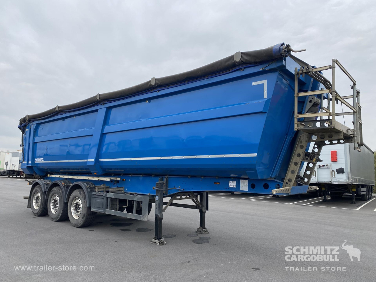 SCHMITZ Tipper Steel half pipe body 46m³ - Kipper oplegger: afbeelding 1 SCHMITZ Tipper Steel half pipe body 46m³ - Kipper oplegger: afbeelding 1
