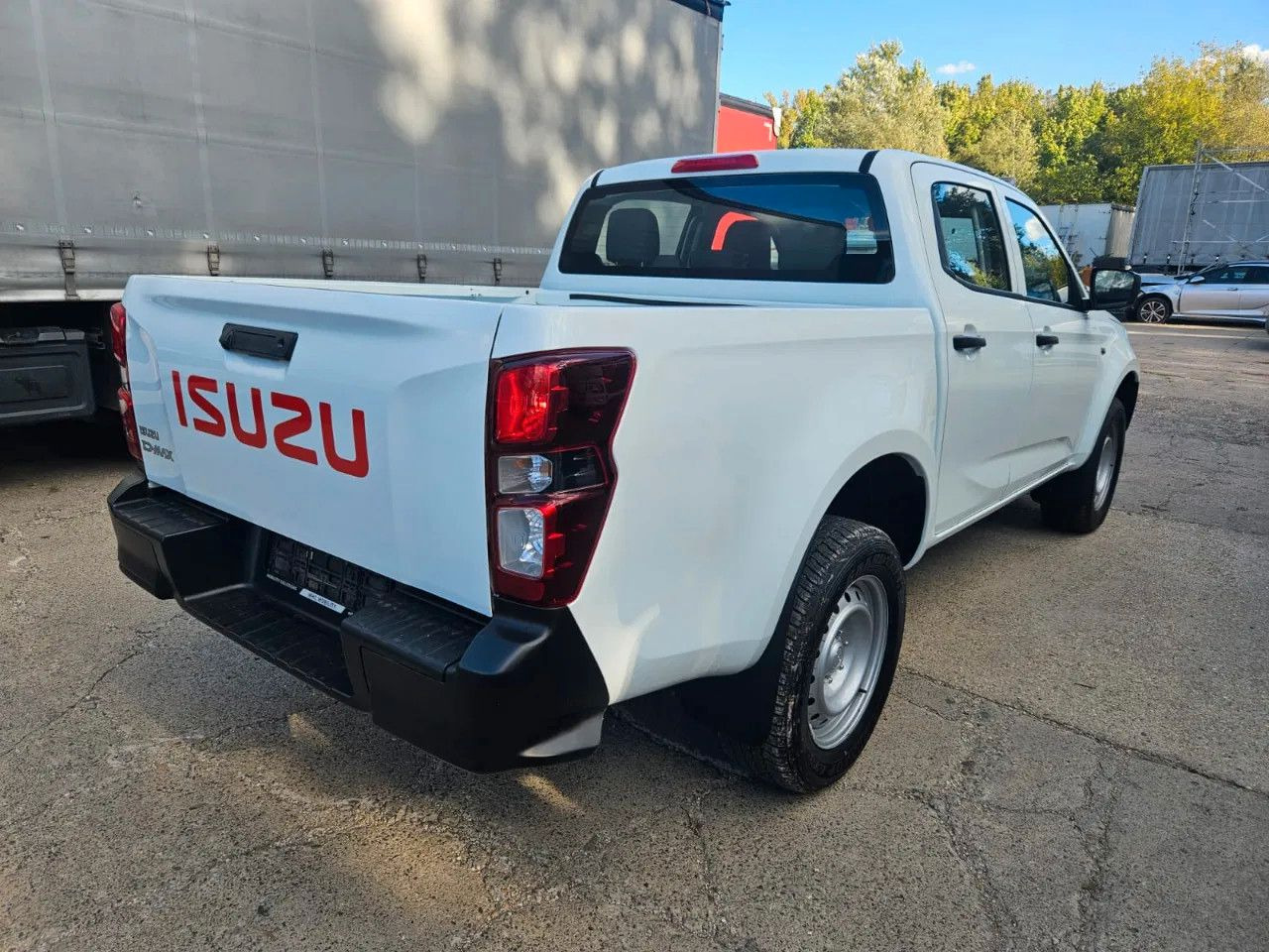 Isuzu D-Max 2H, 4H, 4L - SUV: afbeelding 4 Isuzu D-Max 2H, 4H, 4L - SUV: afbeelding 4