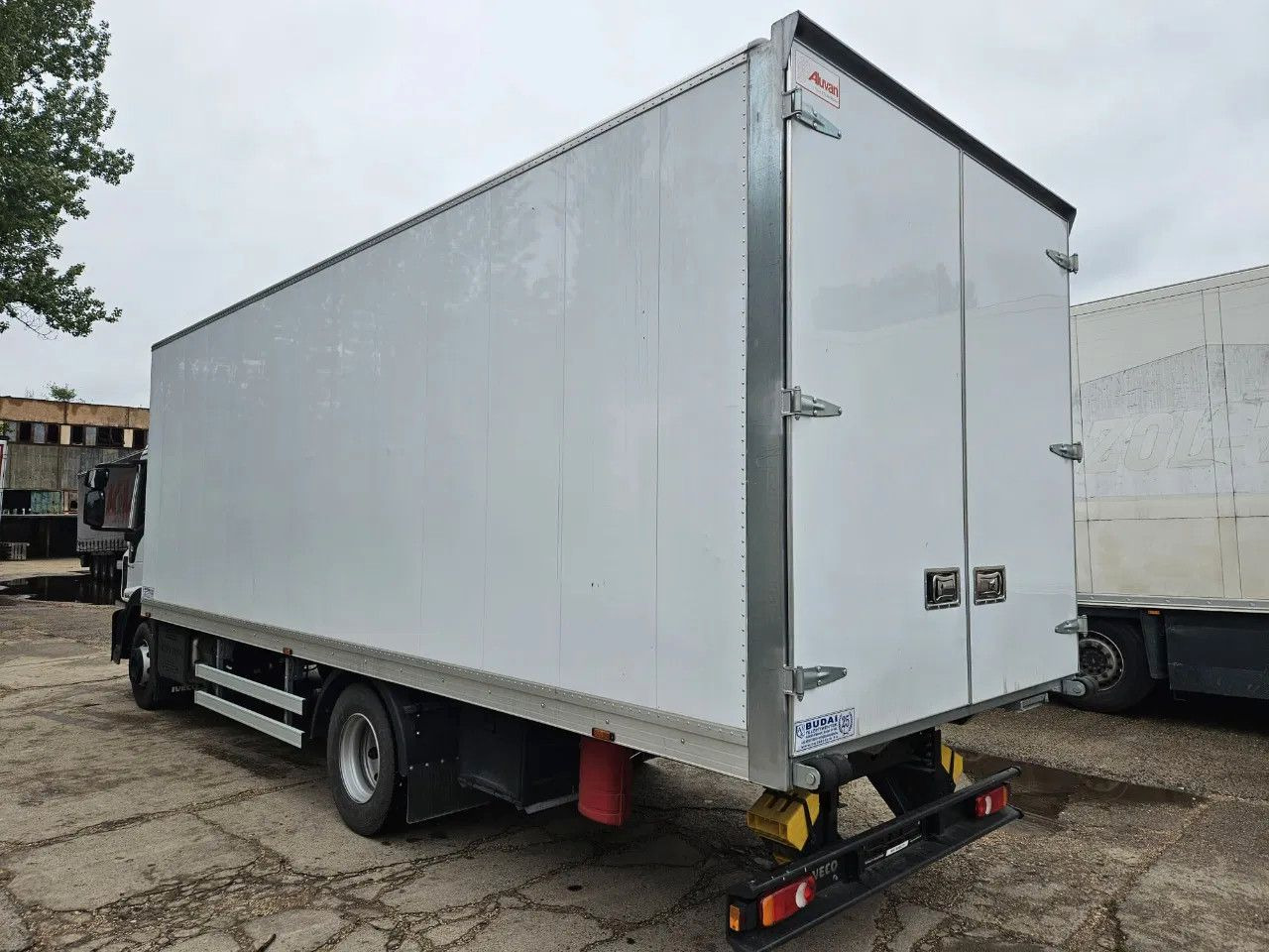 Iveco EuroCargo 120 - 210 BOX 12t Only 7554 km - Bakwagen: afbeelding 4 Iveco EuroCargo 120 - 210 BOX 12t Only 7554 km - Bakwagen: afbeelding 4