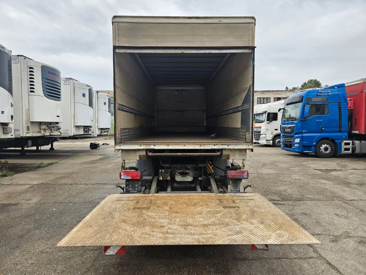MAN TGA 26.400 BDF Tail Lift Euro5, New Smart2 Tacho - Containertransporter/ Wissellaadbak vrachtwagen: afbeelding 5 MAN TGA 26.400 BDF Tail Lift Euro5, New Smart2 Tacho - Containertransporter/ Wissellaadbak vrachtwagen: afbeelding 5