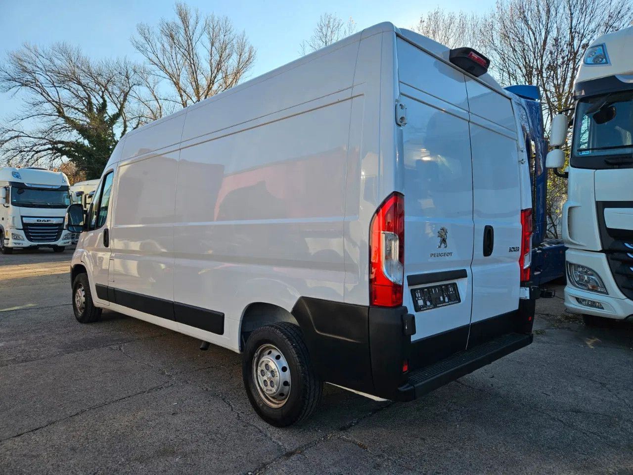 Peugeot Boxer Box 2.2 Premium FT 350 L3H2 Camera 2 units - Bestelwagen gesloten laadbak: afbeelding 4 Peugeot Boxer Box 2.2 Premium FT 350 L3H2 Camera 2 units - Bestelwagen gesloten laadbak: afbeelding 4
