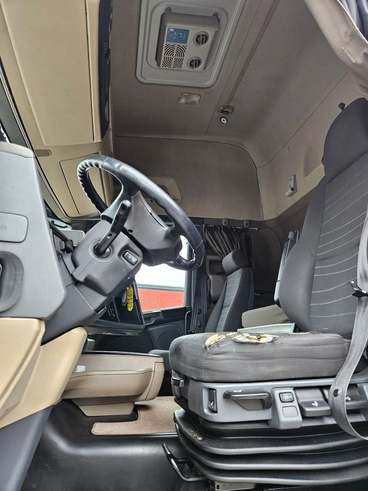 Scania R490 TopLine, Full Spoiler, New G2V2 Tachograph - Trekker: afbeelding 5 Scania R490 TopLine, Full Spoiler, New G2V2 Tachograph - Trekker: afbeelding 5