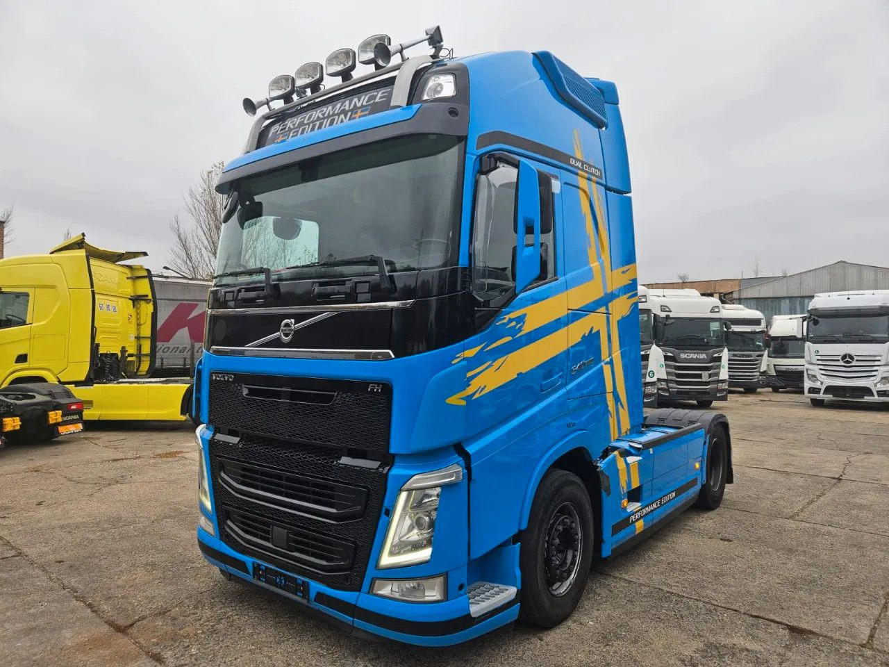 Volvo FH 540 Standard-XL-Dual Clutch Limited Edition-I - Trekker: afbeelding 1 Volvo FH 540 Standard-XL-Dual Clutch Limited Edition-I - Trekker: afbeelding 1