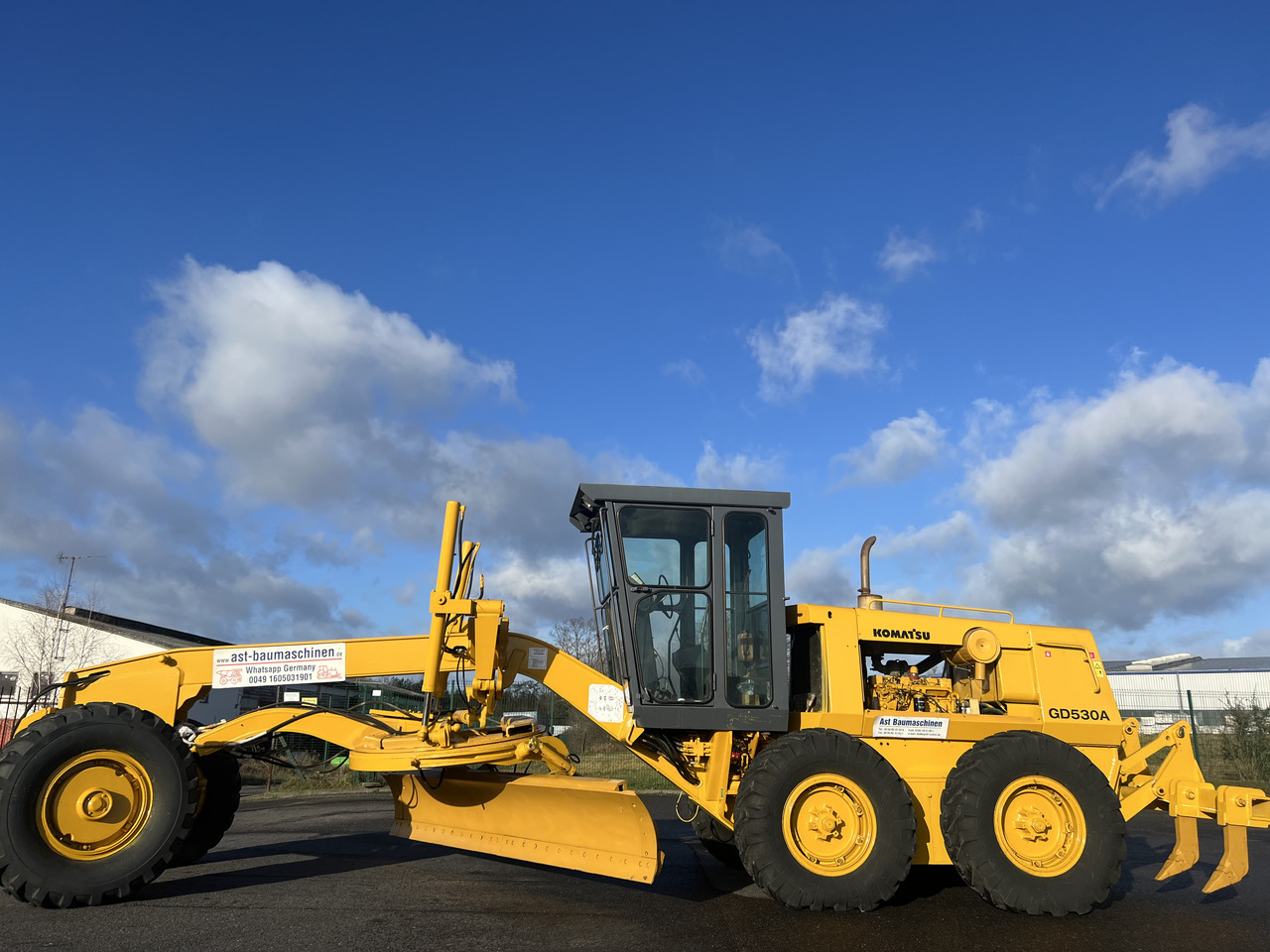 KOMATSU GD530A mit 5-Zahn-Heckaufreisser - Grader: afbeelding 2 KOMATSU GD530A mit 5-Zahn-Heckaufreisser - Grader: afbeelding 2