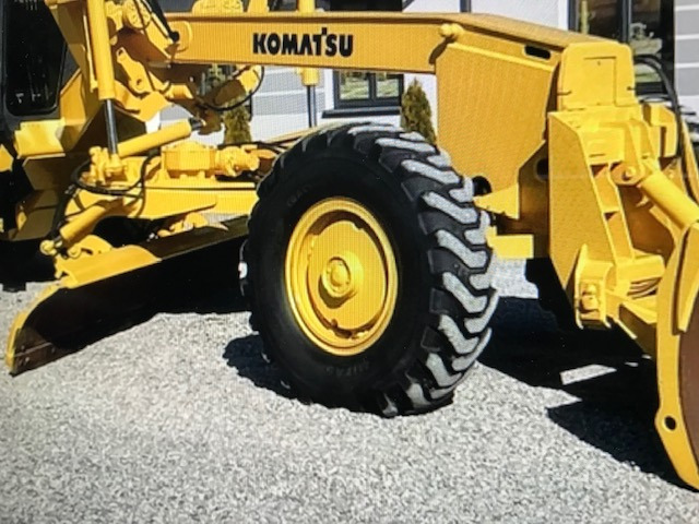 Komatsu GD530A mit 5-Zahn Heckaufreißer - Grader: afbeelding 2 Komatsu GD530A mit 5-Zahn Heckaufreißer - Grader: afbeelding 2