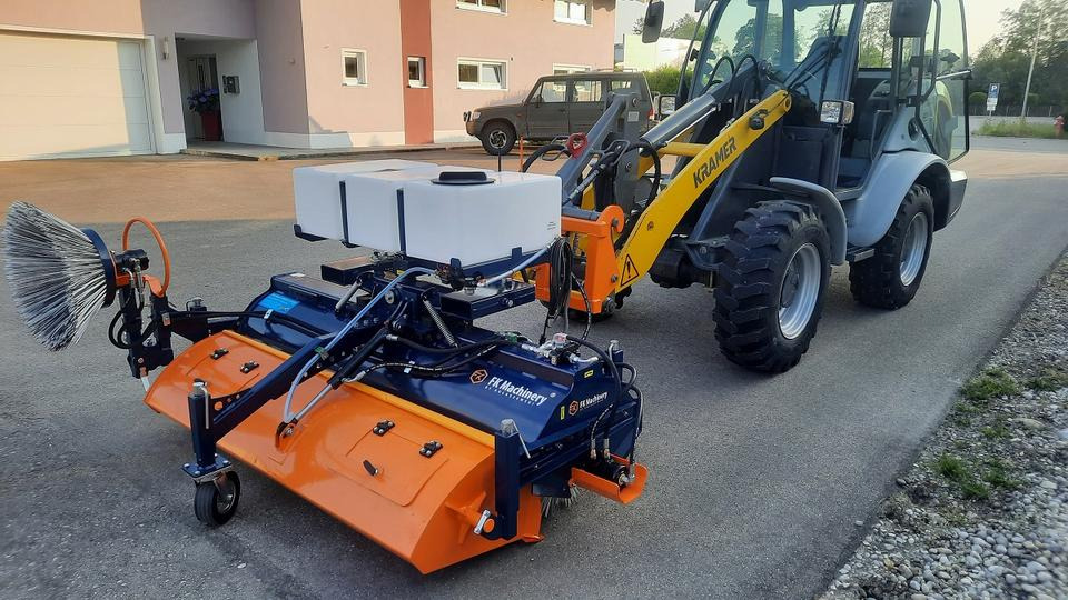 Kehrmaschine Kramer 1,2, 1,5, 1,8 2,3 2,8m Euro Radlader Hoflader - Veeg: afbeelding 1 Kehrmaschine Kramer 1,2, 1,5, 1,8 2,3 2,8m Euro Radlader Hoflader - Veeg: afbeelding 1