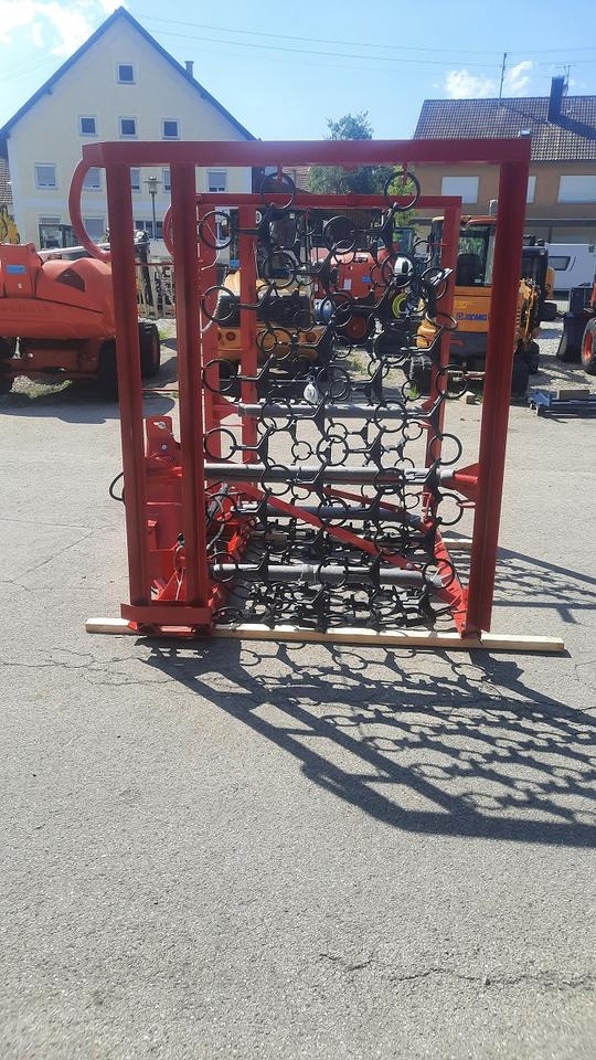 Neue Wiesenegge 6m hydraulisch Wiesenschleppe Fendt Schlepper - Weidesleep: afbeelding 2 Neue Wiesenegge 6m hydraulisch Wiesenschleppe Fendt Schlepper - Weidesleep: afbeelding 2