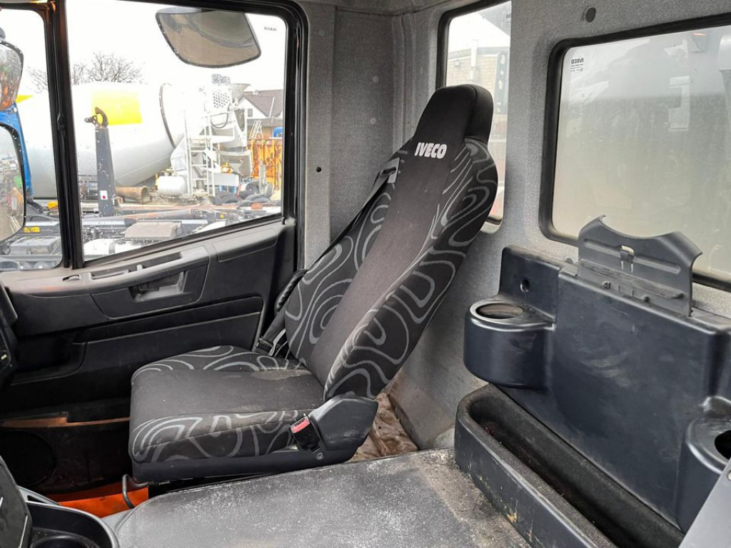 IVECO-MAGIRUS TRACKER AD450TW 4 Achs Muldenkipper Meiller - Kiepwagen: afbeelding 2 IVECO-MAGIRUS TRACKER AD450TW 4 Achs Muldenkipper Meiller - Kiepwagen: afbeelding 2