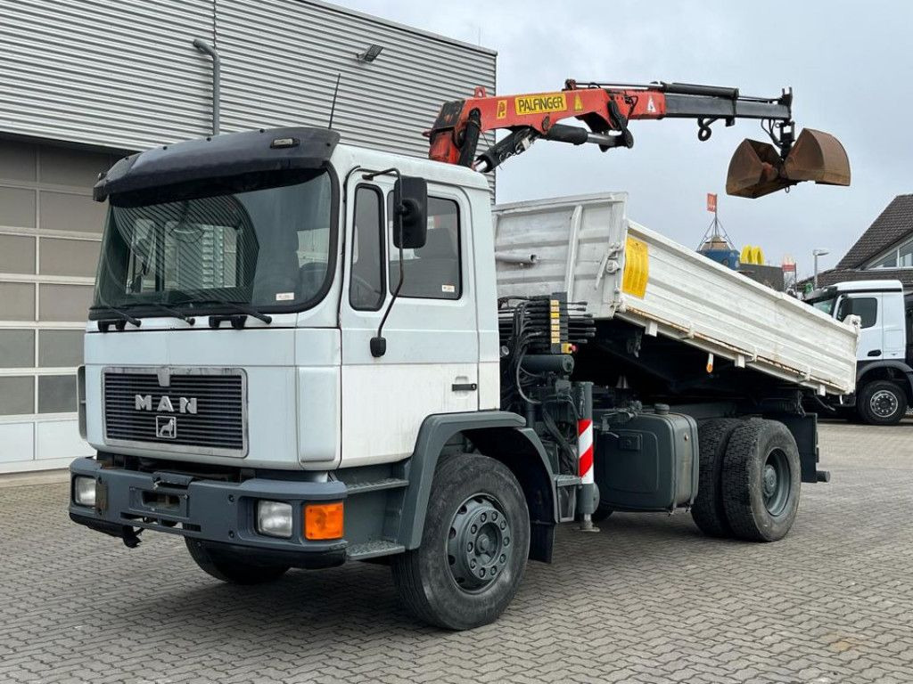 MAN F90 18.232 FK 2-Achs Kipper Kran Palf. PK 8000 - Kipper vrachtwagen, Kraanwagen: afbeelding 1 MAN F90 18.232 FK 2-Achs Kipper Kran Palf. PK 8000 - Kipper vrachtwagen, Kraanwagen: afbeelding 1