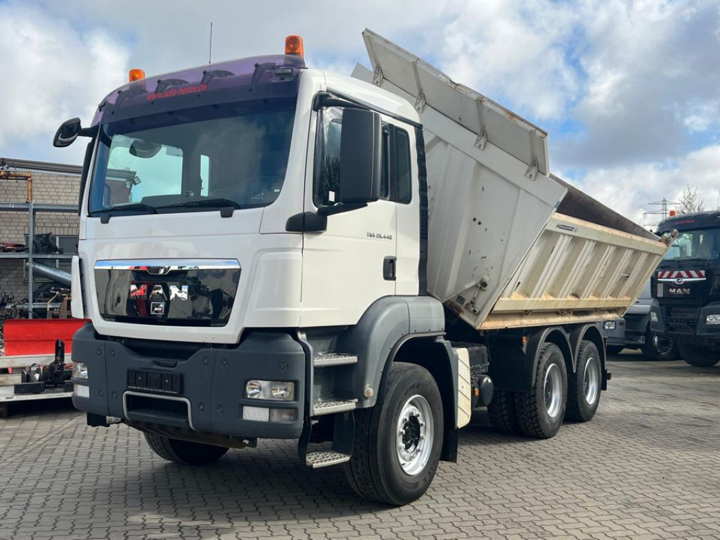 MAN TG-S 26.440 6x4 BB 3-Achs Kipper Schalter - Kipper vrachtwagen: afbeelding 1 MAN TG-S 26.440 6x4 BB 3-Achs Kipper Schalter - Kipper vrachtwagen: afbeelding 1