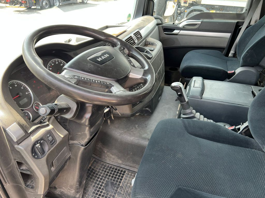 MAN TG-S 35.400 8x6H 4 Achs Muldenkipper Carnehl - Kipper vrachtwagen: afbeelding 5 MAN TG-S 35.400 8x6H 4 Achs Muldenkipper Carnehl - Kipper vrachtwagen: afbeelding 5