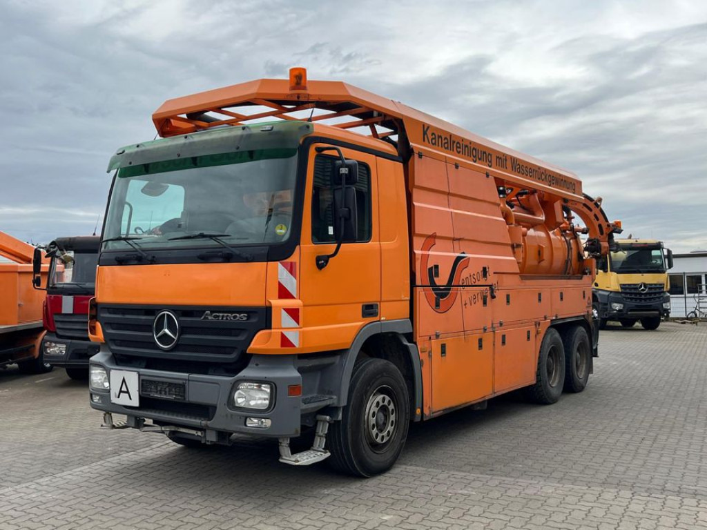 MERCEDES-BENZ Actros 2644 L 6x4 Saug + Spülwagen Kombi Saug+Spül super Zustand - Vacuümwagen: afbeelding 1 MERCEDES-BENZ Actros 2644 L 6x4 Saug + Spülwagen Kombi Saug+Spül super Zustand - Vacuümwagen: afbeelding 1