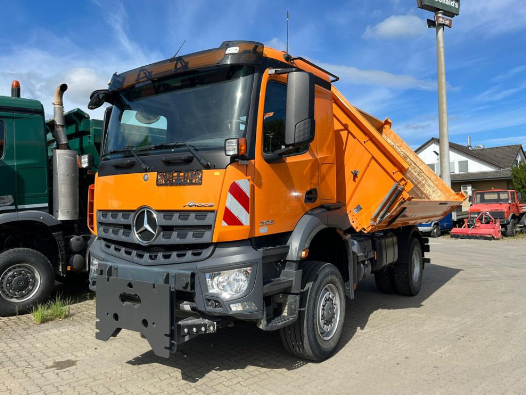 MERCEDES-BENZ Arocs 2135 AK 4x4 2-Achs Allradkipper Kommunalhydr. - Kipper vrachtwagen: afbeelding 1 MERCEDES-BENZ Arocs 2135 AK 4x4 2-Achs Allradkipper Kommunalhydr. - Kipper vrachtwagen: afbeelding 1