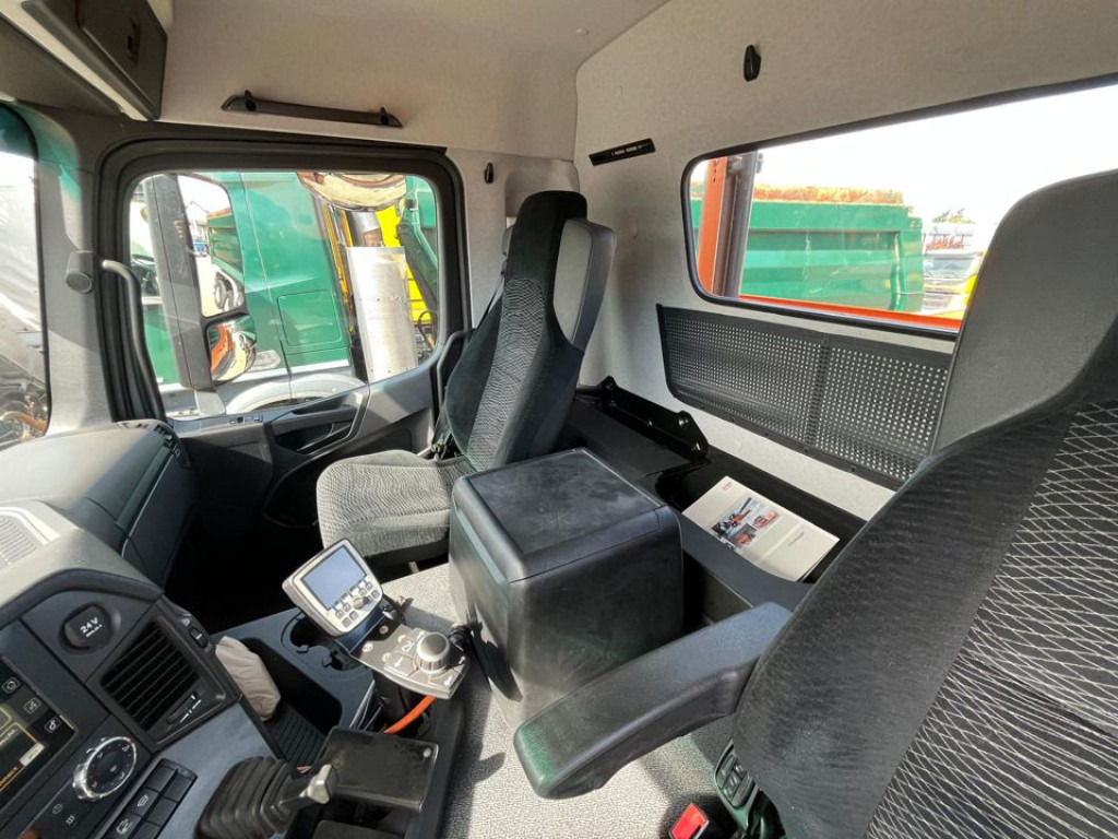 MERCEDES-BENZ Arocs 2135 AK 4x4 2-Achs Allradkipper Kommunalhydr. - Kipper vrachtwagen: afbeelding 4 MERCEDES-BENZ Arocs 2135 AK 4x4 2-Achs Allradkipper Kommunalhydr. - Kipper vrachtwagen: afbeelding 4