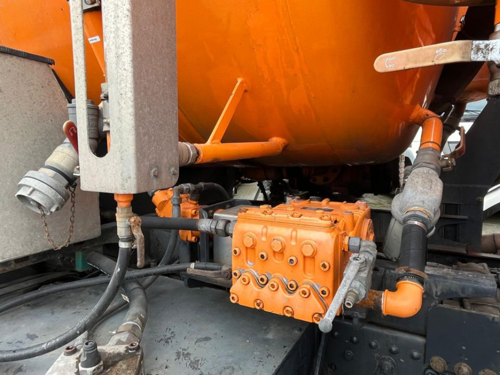 MERCEDES-BENZ Axor 1833 L Saug + Spülwagen Tollense - Vacuümwagen: afbeelding 5 MERCEDES-BENZ Axor 1833 L Saug + Spülwagen Tollense - Vacuümwagen: afbeelding 5