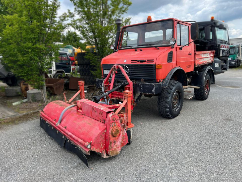 MERCEDES-BENZ Unimog U 424 2-Achs Allradkipper Front+Heckhydraulik Besen - Kipper vrachtwagen: afbeelding 1 MERCEDES-BENZ Unimog U 424 2-Achs Allradkipper Front+Heckhydraulik Besen - Kipper vrachtwagen: afbeelding 1
