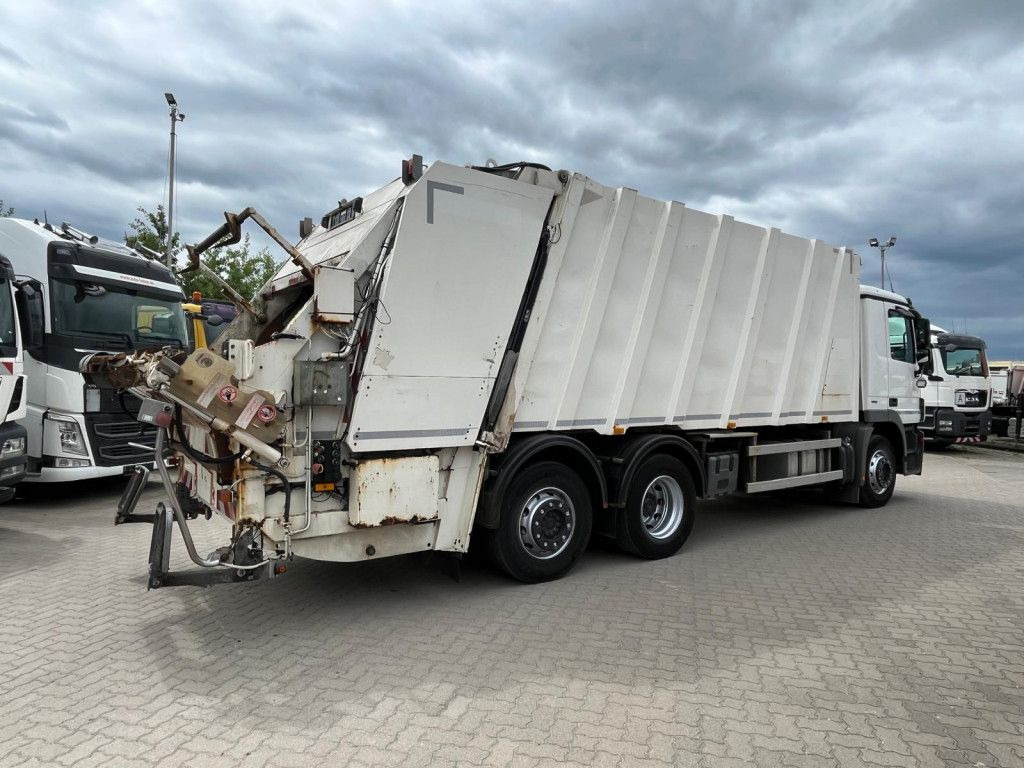 Mercedes-Benz Actros 2532 L 6x2 Müllwagen Faun Powerpress 25m³ - Vuilniswagen: afbeelding 4 Mercedes-Benz Actros 2532 L 6x2 Müllwagen Faun Powerpress 25m³ - Vuilniswagen: afbeelding 4