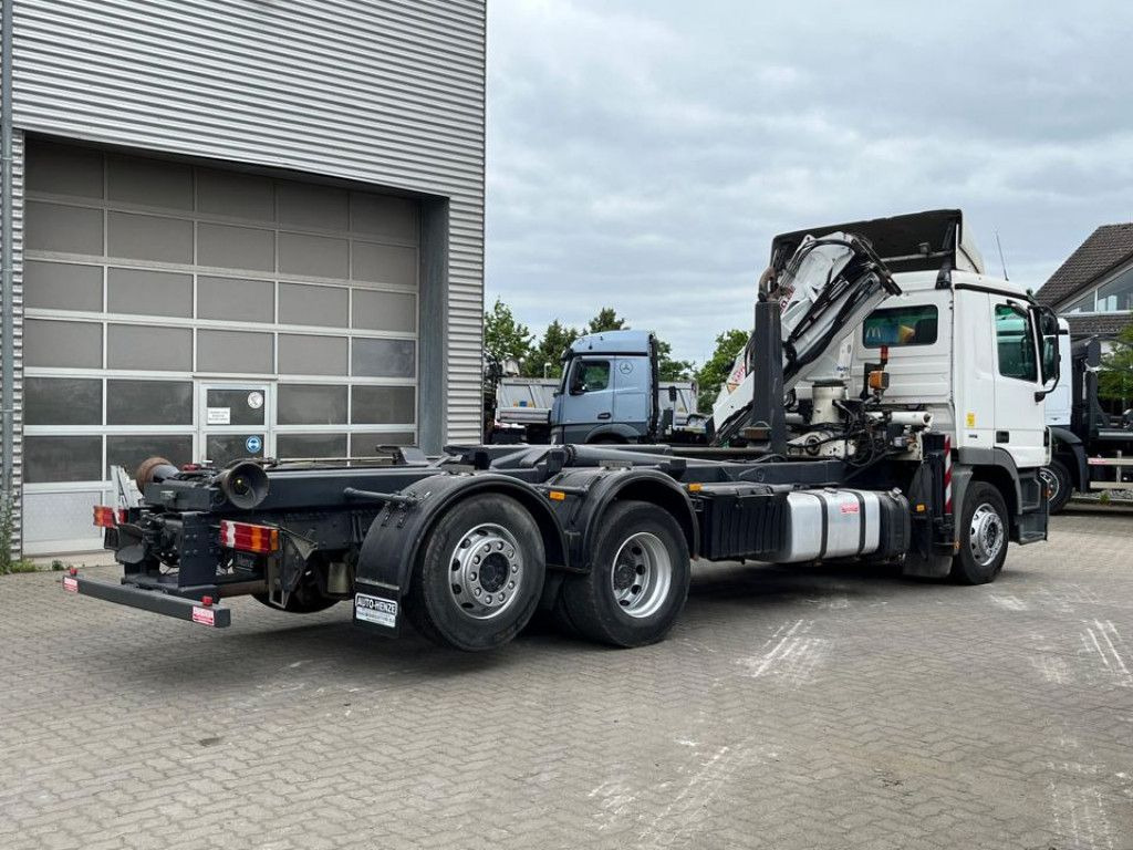 Mercedes-Benz Actros 2541 L6x2 Abrollkipper mit Kran Funk+Grei - Kraanwagen: afbeelding 4 Mercedes-Benz Actros 2541 L6x2 Abrollkipper mit Kran Funk+Grei - Kraanwagen: afbeelding 4