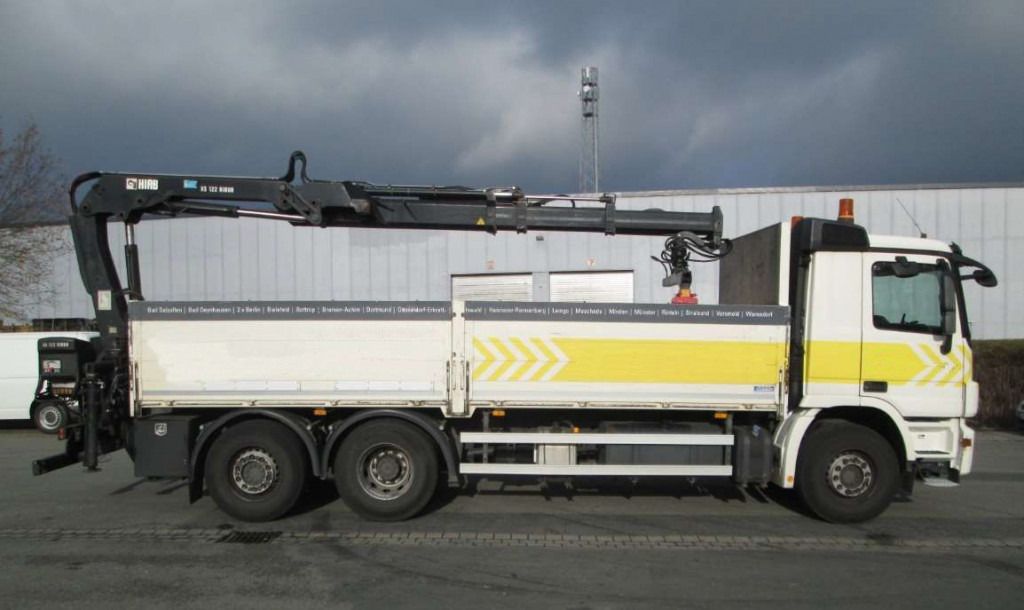 Mercedes-Benz Actros Pritsche Heckkran 2641 L 6x2 Funk - Vrachtwagen met open laadbak, Kraanwagen: afbeelding 1 Mercedes-Benz Actros Pritsche Heckkran 2641 L 6x2 Funk - Vrachtwagen met open laadbak, Kraanwagen: afbeelding 1